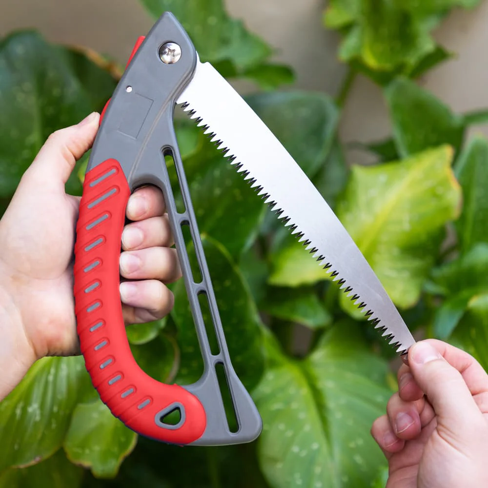 Foldable Pruning Saw - Tough High Carbon Steel Blade with Triple Bevel Teeth - Image 3