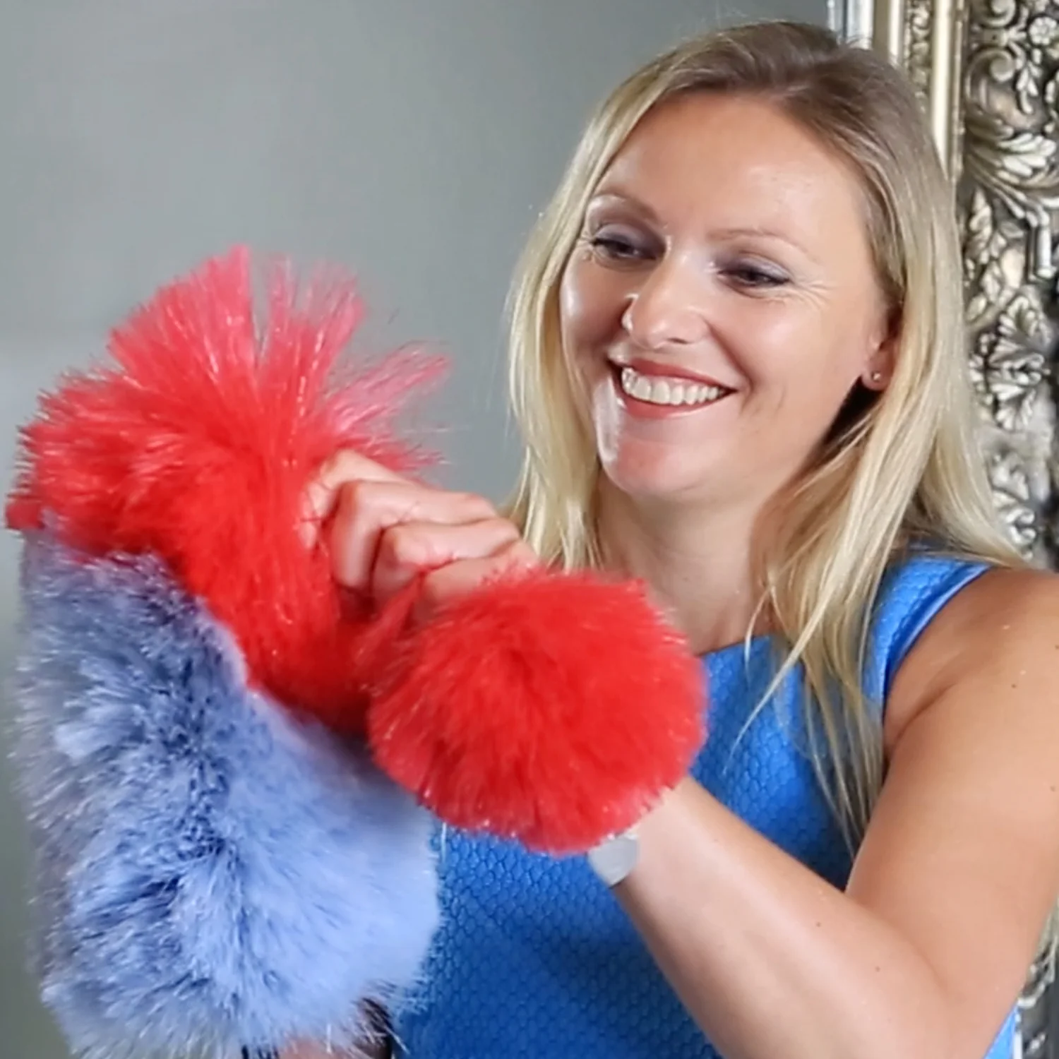 Kleva Miracle Magnetic Duster® Attracts Dust Like A Magnet! + 2 Meter Long Extension Pole - Image 6